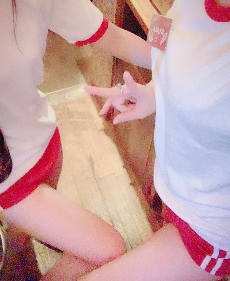 ガールズバー コスプレ